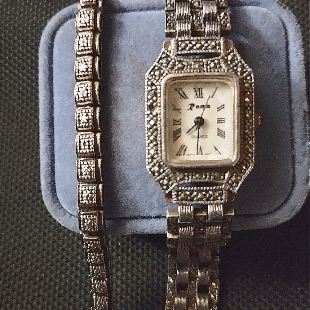 Antique Roma womens watch with matching bracelet
